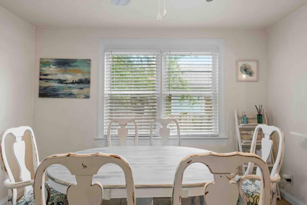 Beach Bungalow - 1 Block To Beach - Pets Welcome! Norfolk Esterno foto