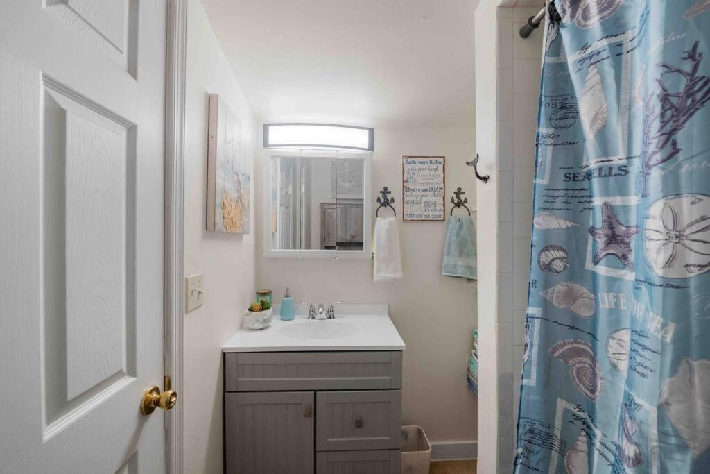 Beach Bungalow - 1 Block To Beach - Pets Welcome! Norfolk Esterno foto