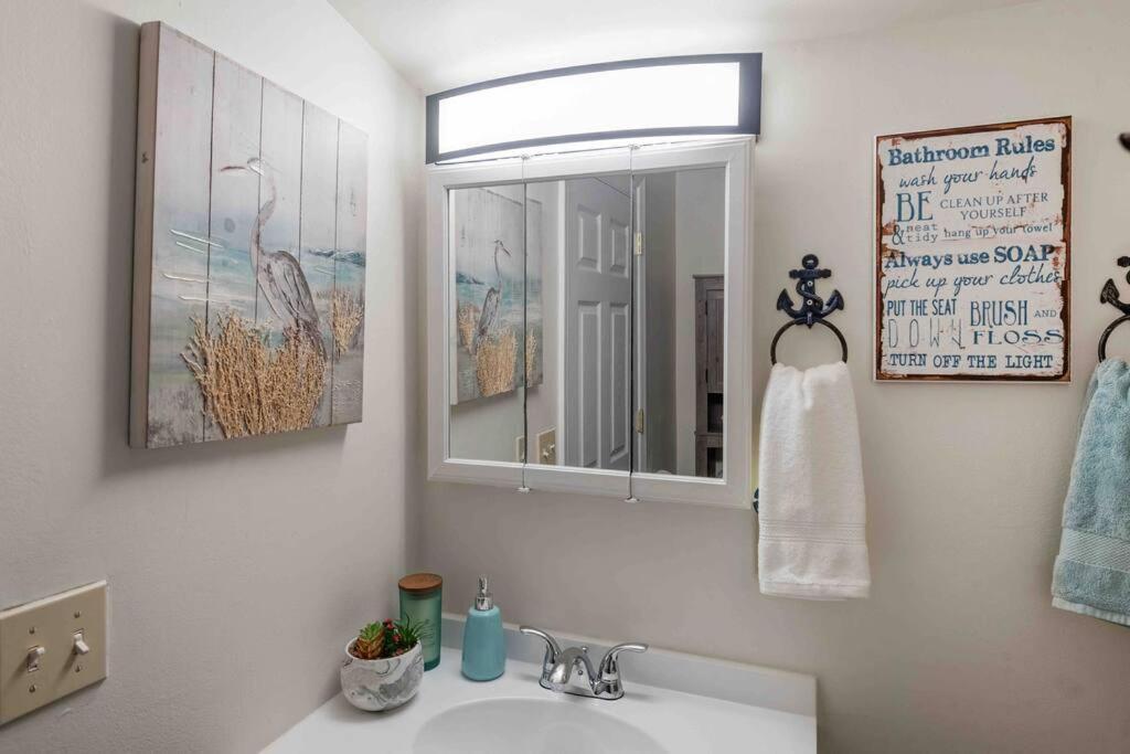 Beach Bungalow - 1 Block To Beach - Pets Welcome! Norfolk Esterno foto