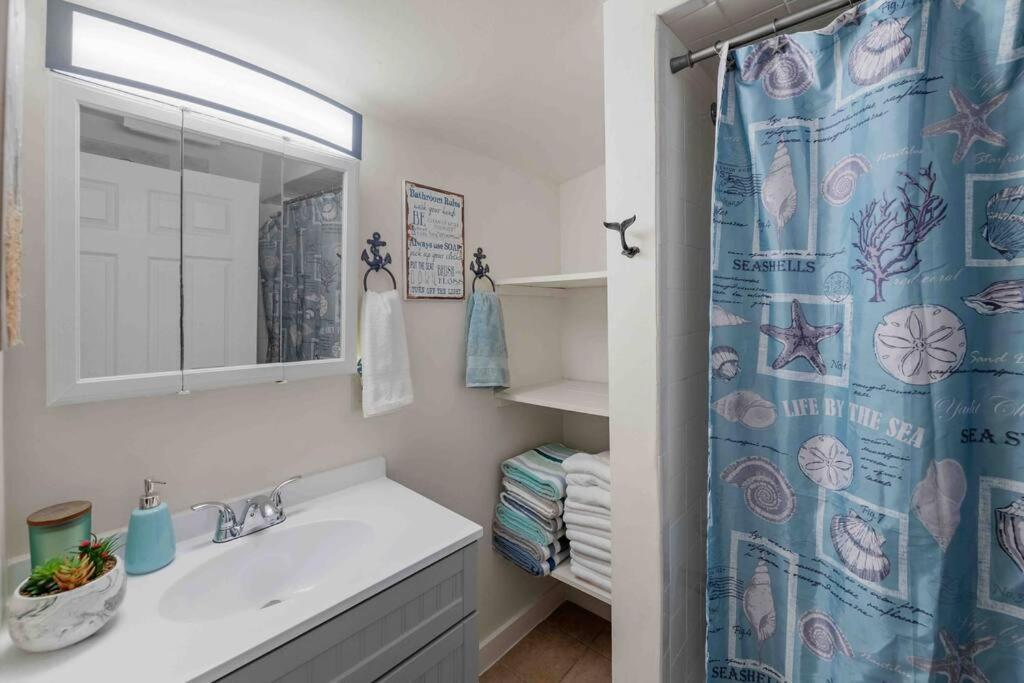 Beach Bungalow - 1 Block To Beach - Pets Welcome! Norfolk Esterno foto