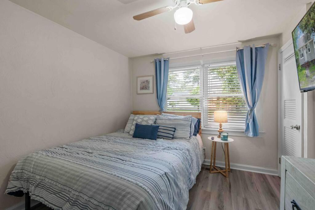 Beach Bungalow - 1 Block To Beach - Pets Welcome! Norfolk Esterno foto